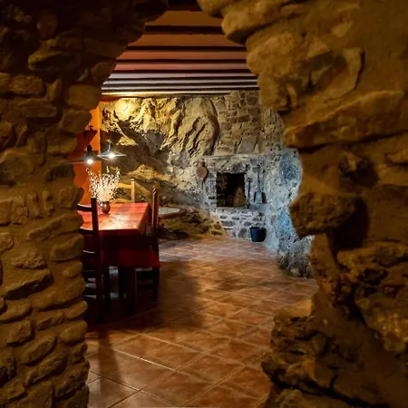 La Casa Del Arco * Añón